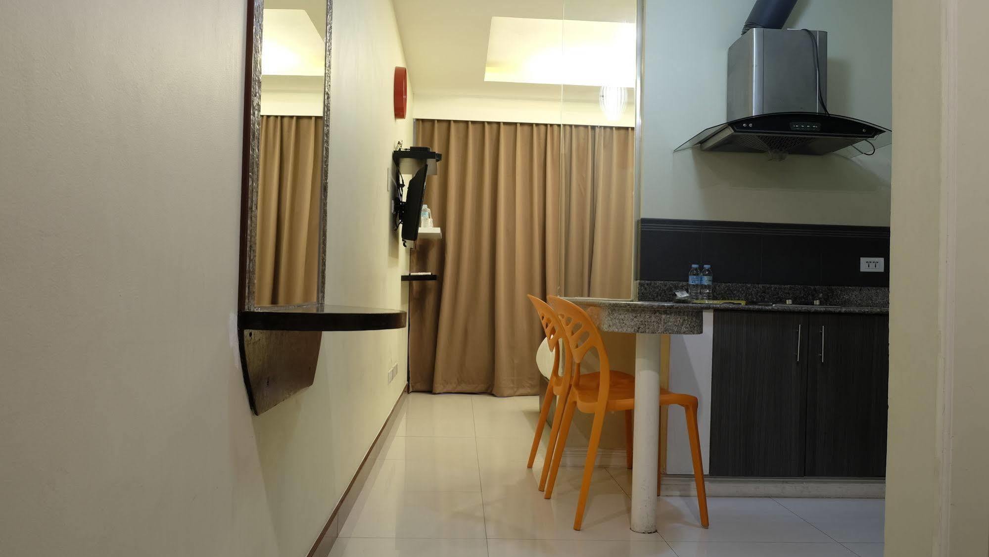 Zen Rooms Malate Robinsons Manila Exterior foto